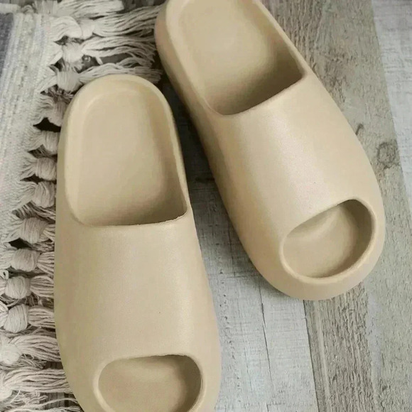 Khaki Casual Women's Anti-Slip Slippers - Picture 4 of 7